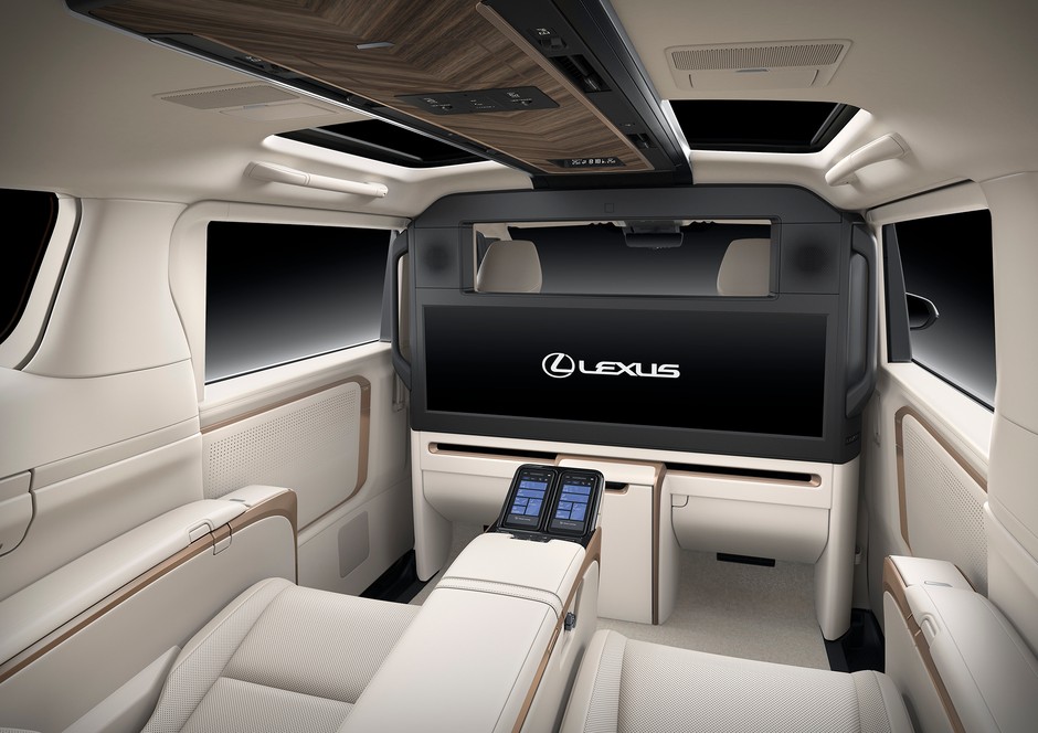 Lexus LM 350h. Ekskluzywny van z Azji debiutuje w Europie