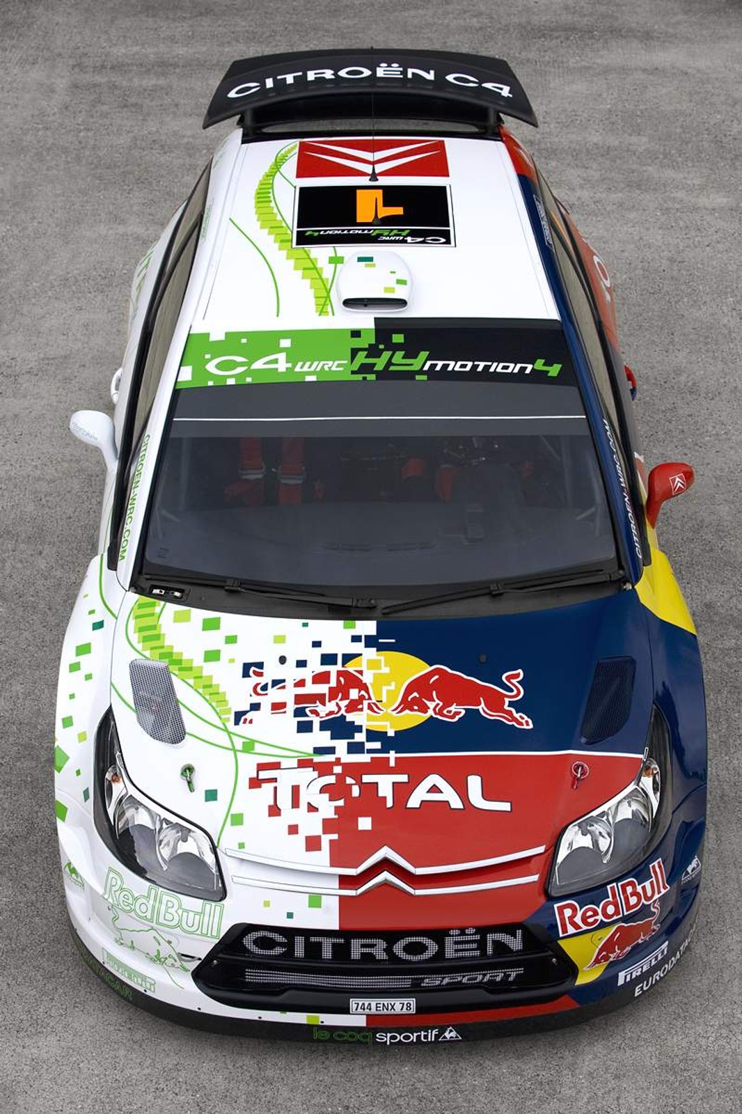 Paryż 2008: Citroën C4 WRC HYmotion4 – hybridnowy sportowiec