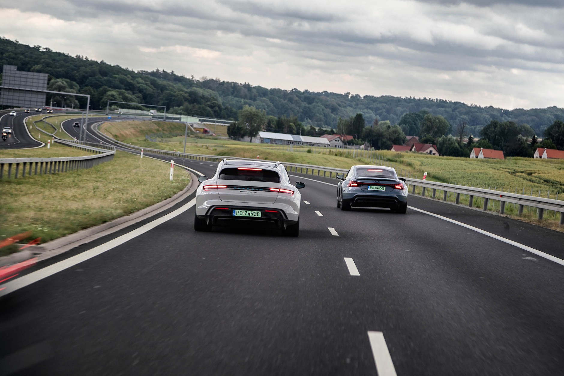Podróż Porsche Taycanem i Audi e-tronem GT do Chorwacji