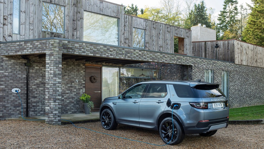 Land Rover Discovery Sport P300e