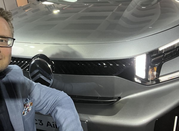 Citroen C3 Aircross zmienił się z niewielkiego crossovera w 7-miejscowego SUV-a. A i tak jest tańszy. Dużo