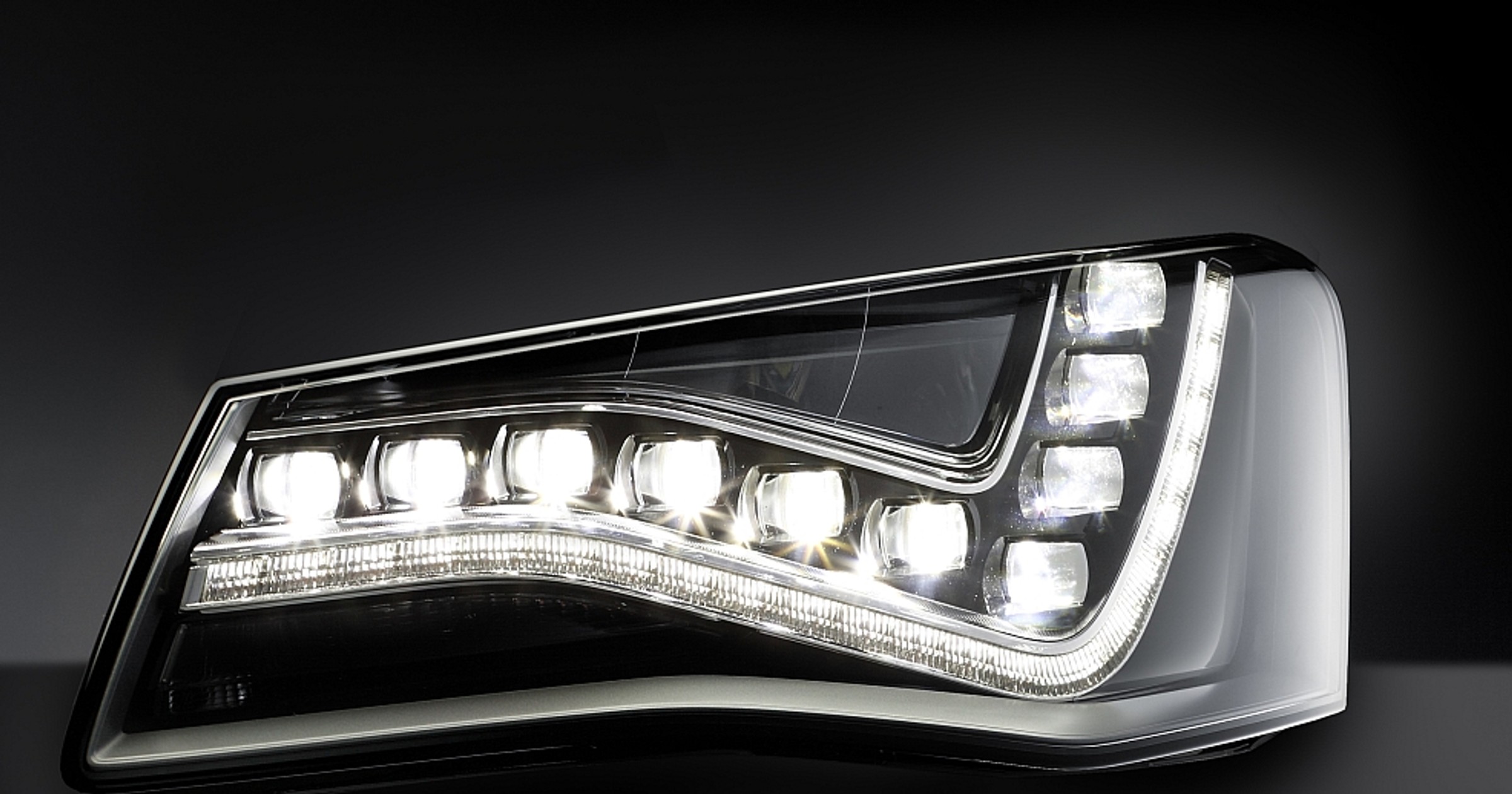 Audi A8 - Reflektory uniwersalne dzięki technologii LED