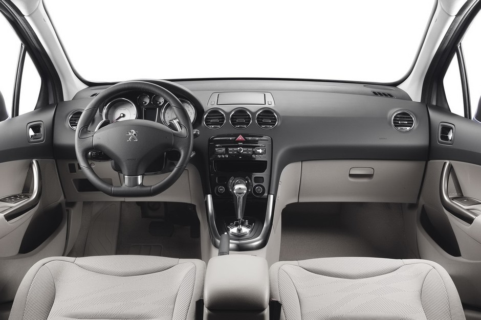Odmłodzony Peugeot 308 od marca 2011 w sprzedaży