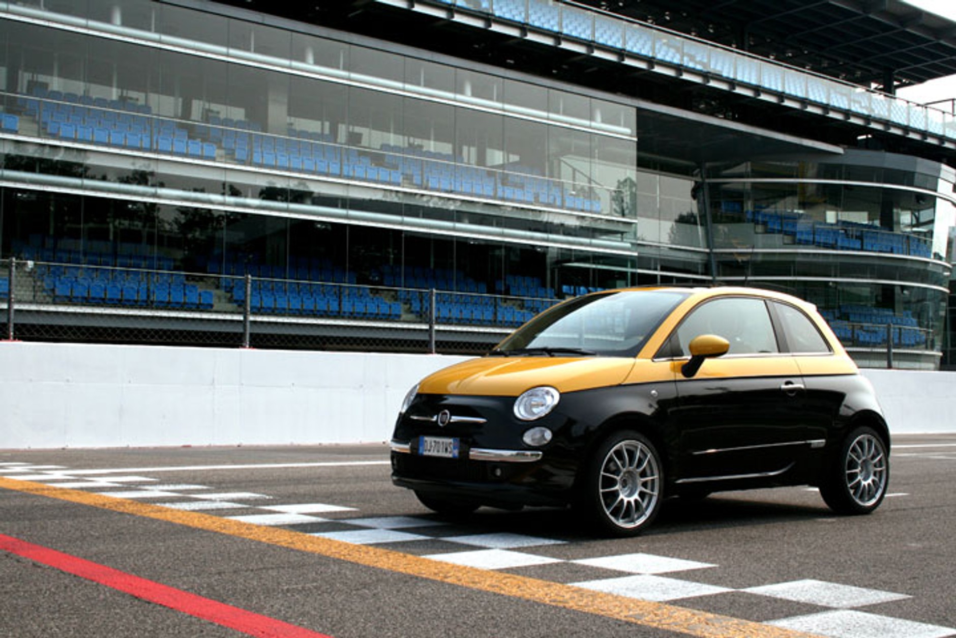 Fiat 500: w interpretacji Aznom