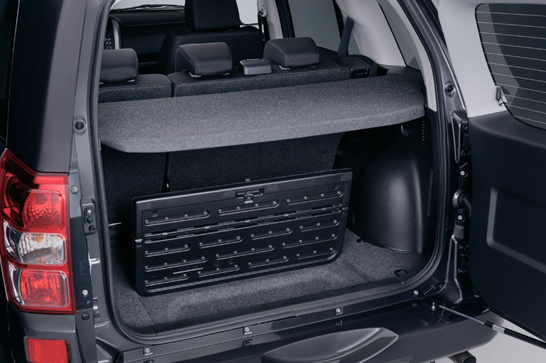 Suzuki: unowocześniona Vitara w salonach (ceny i fotogaleria)