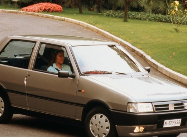 Fiat Uno II: proste auto za bezcen