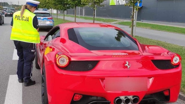 Kierowca Ferrari jechał 144 km/h w obszarze zabudowanym (wrzesień 2023 r; Częstochowa)