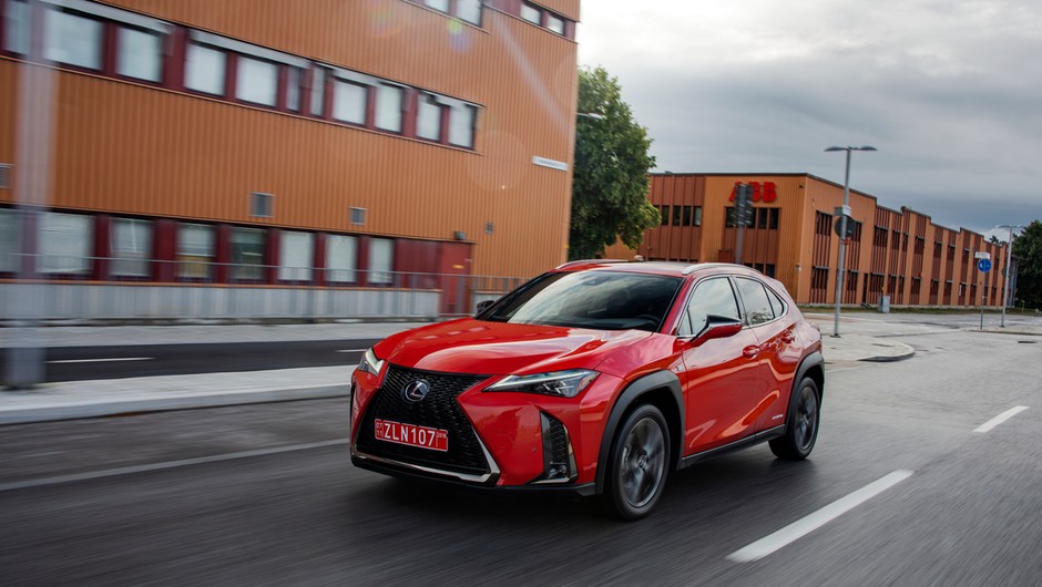 Lexus UX 250h