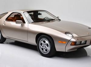Aukcja Porsche 928, którym Tom Cruise jeździł w filmie "Ryzykowny interes"