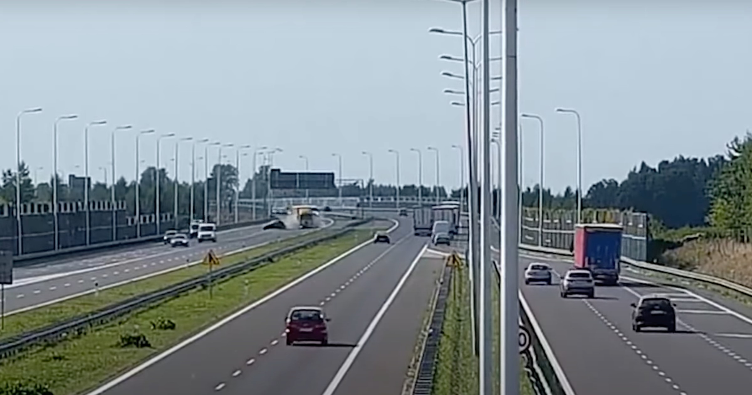 Zatrzymał się na środku ekspresówki