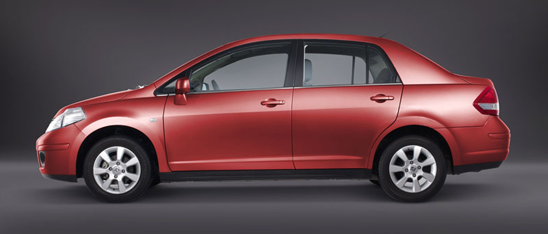 Dodge Trazo C1.8: Nissan Tiida dla Ameryki Południowej