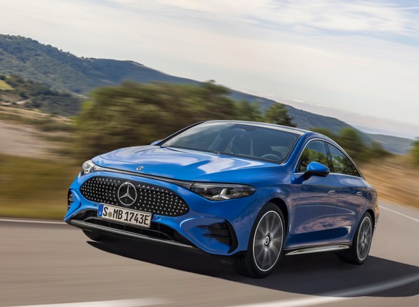 Nowy Mercedes CLA ma polskie ceny. I wersji elektrycznych, i hybrydowych z 1.5 l
