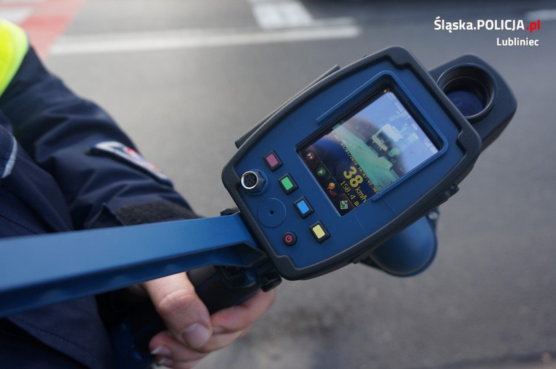 Laserowy miernik prędkości z rejestracją obrazu