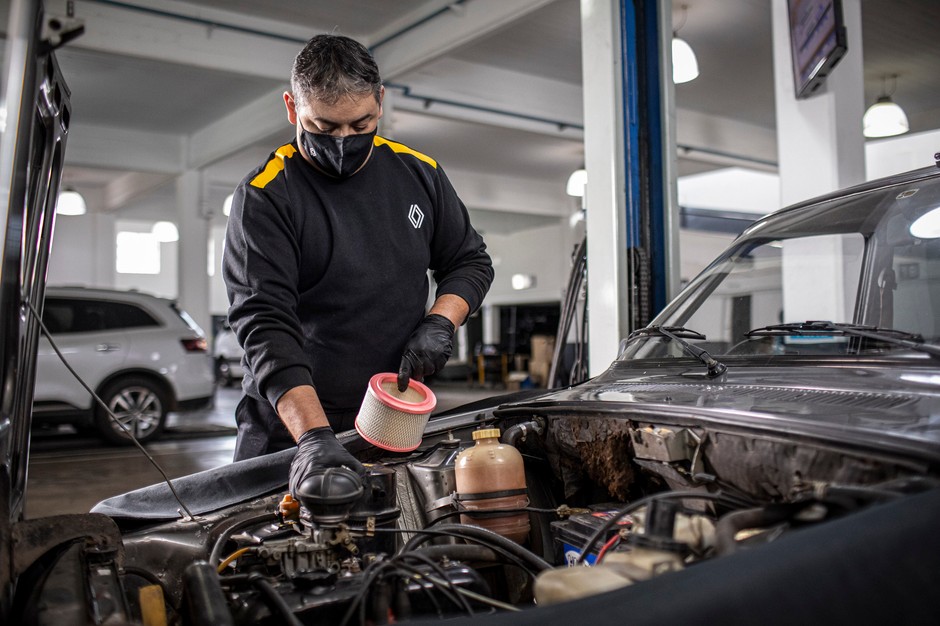 Wnuk kupił dziadkowi wymarzone auto. Piękna historia z Argentyny