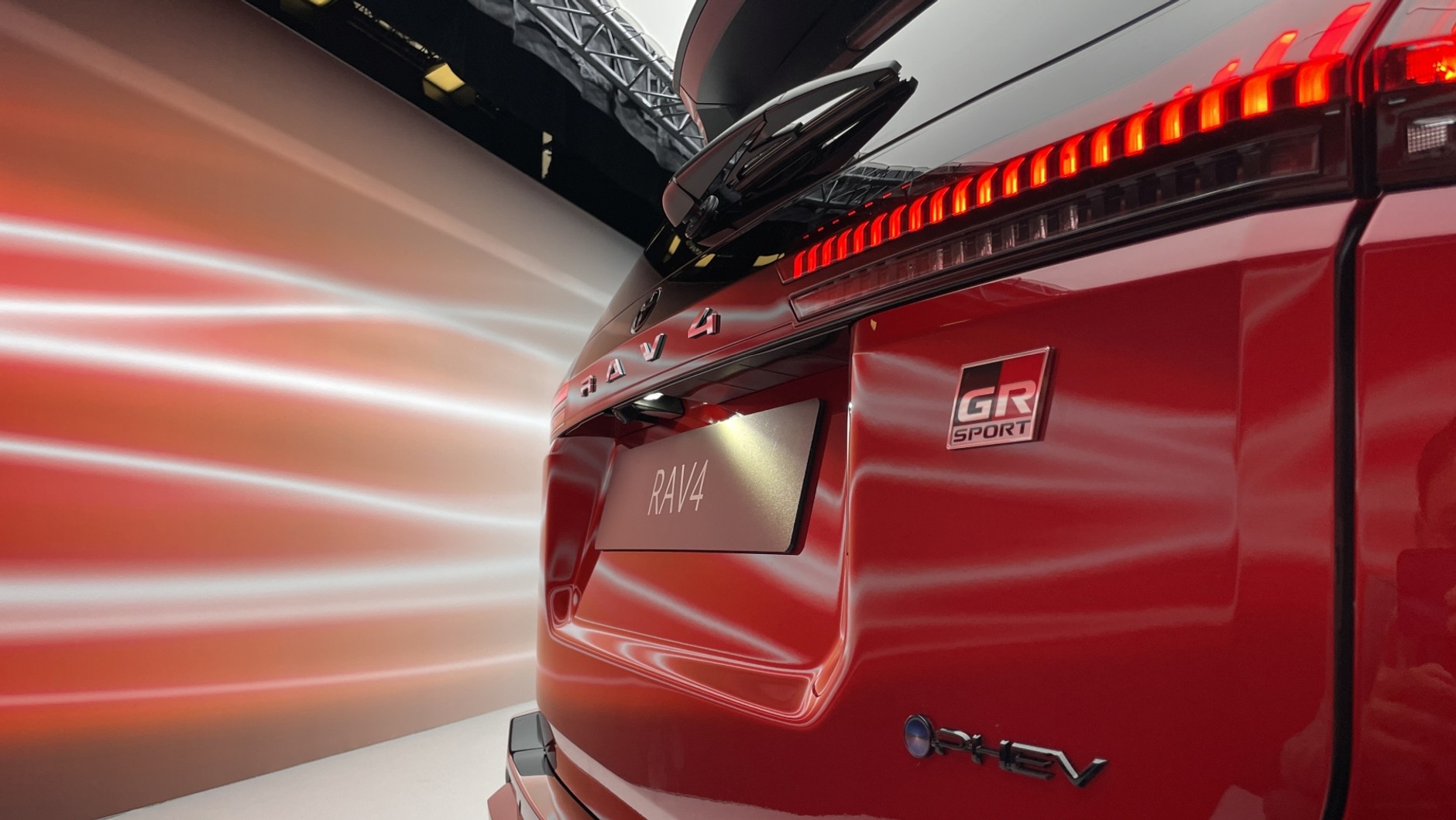 Nowa Toyota RAV4 GR Sport (2025)