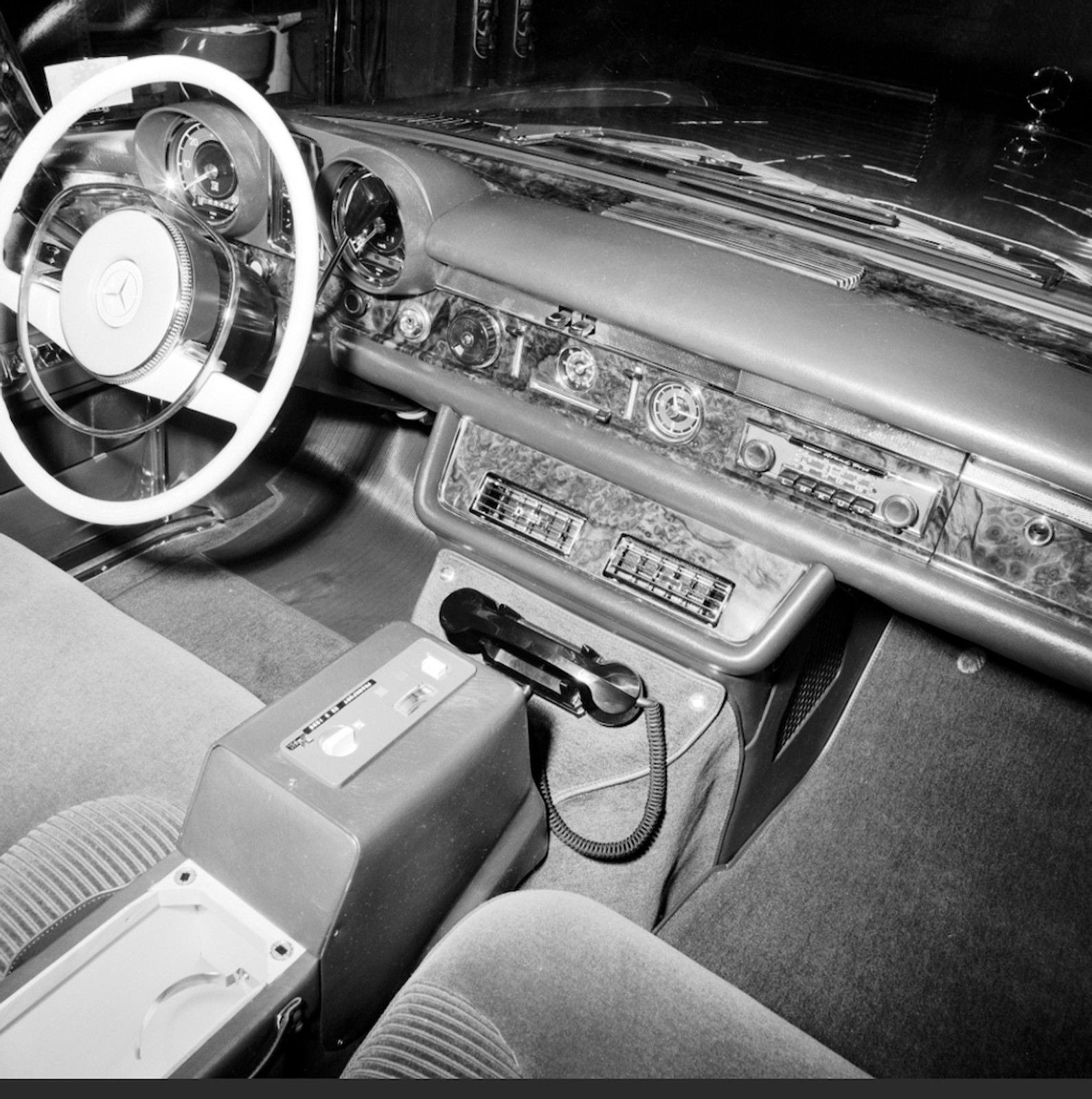 Mercedes 600 (W 100)