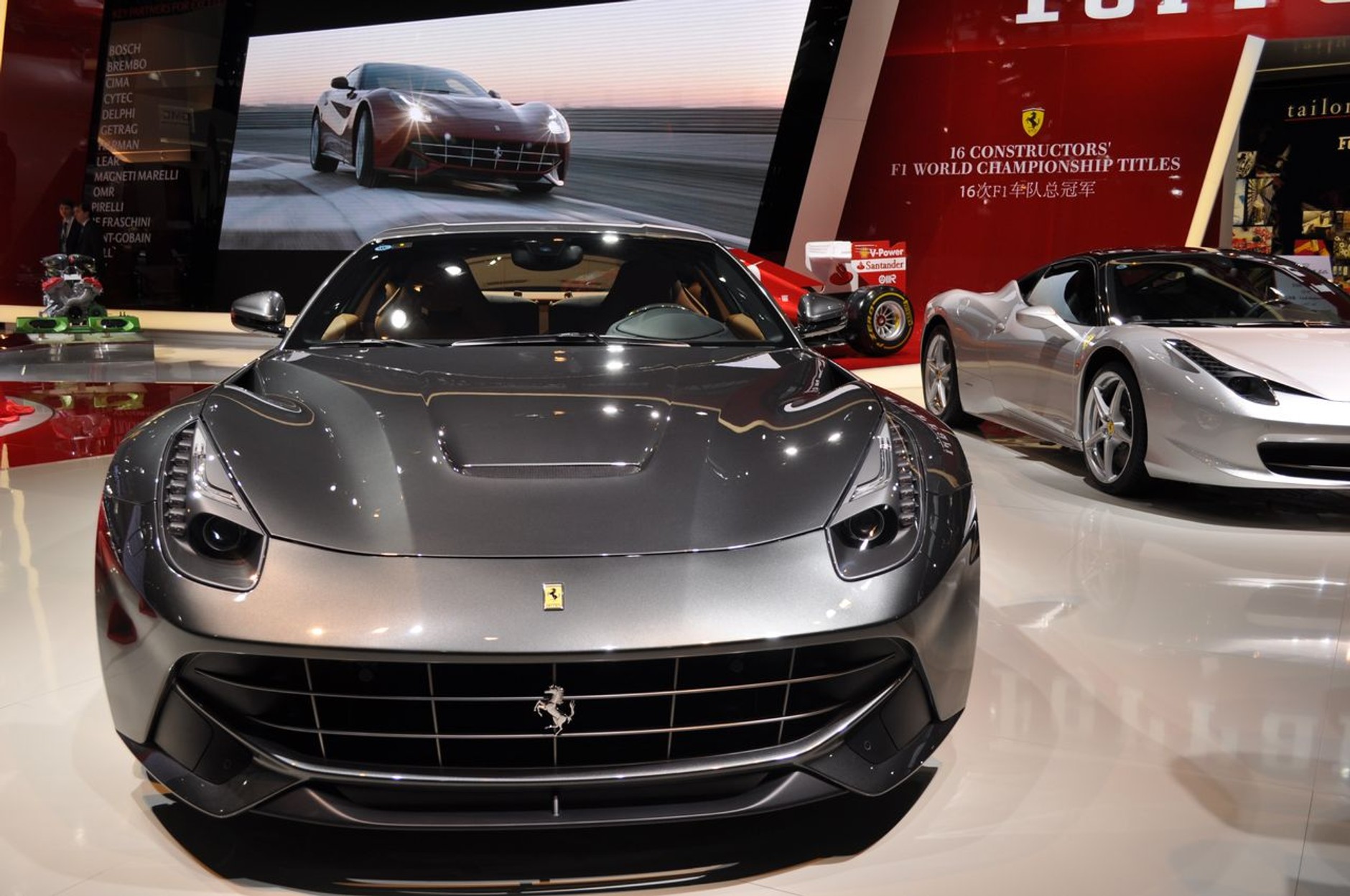 Supersportowe, luksusowe, najdroższe (Szanghaj 2013)