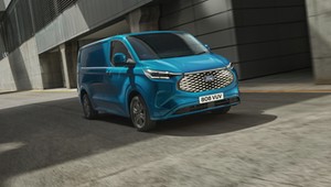 Ford E-Transit Custom. Taki będzie też nowy dostawczy Volkswagen 