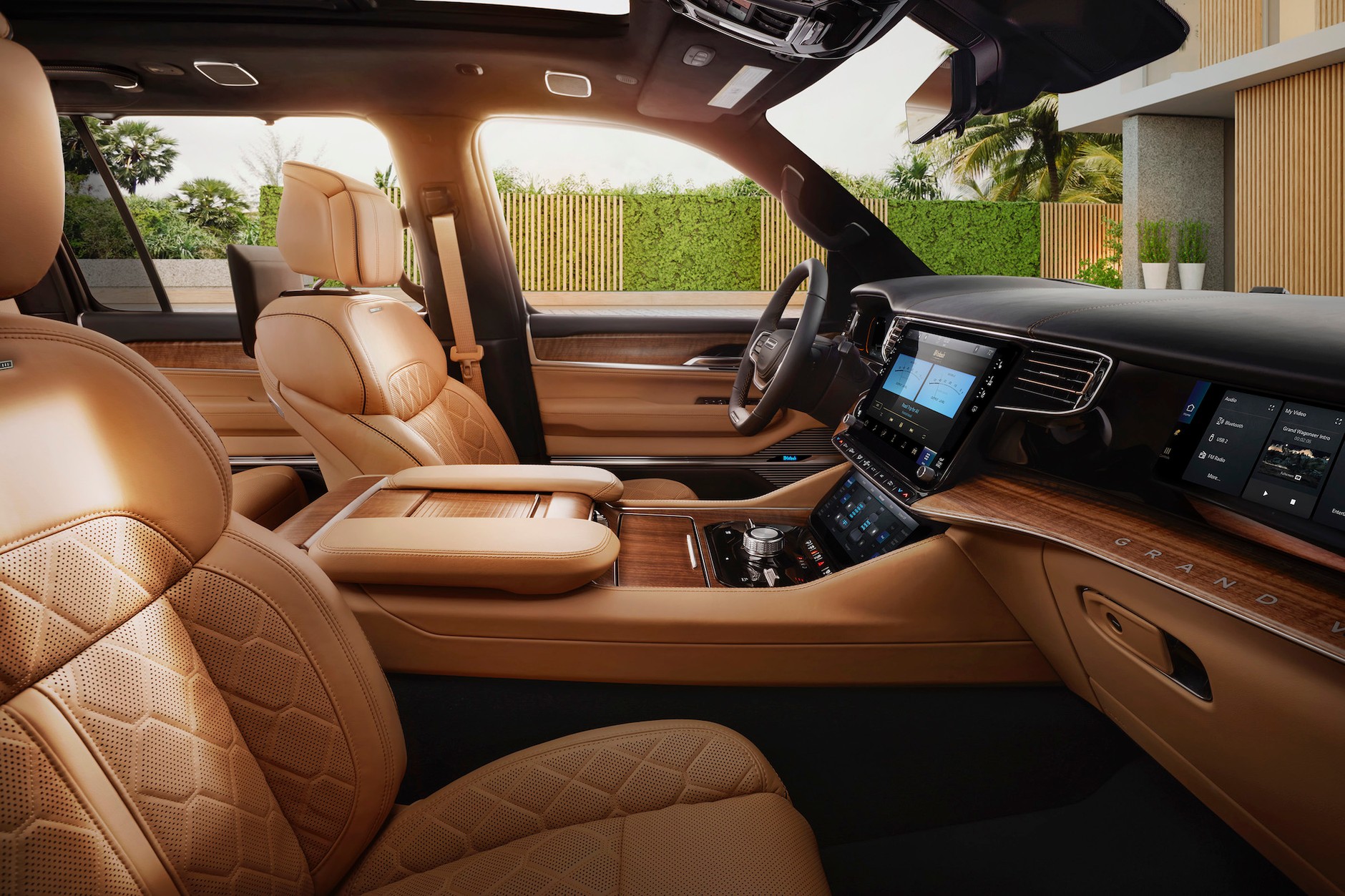 Jeep Grand Wagoneer 5