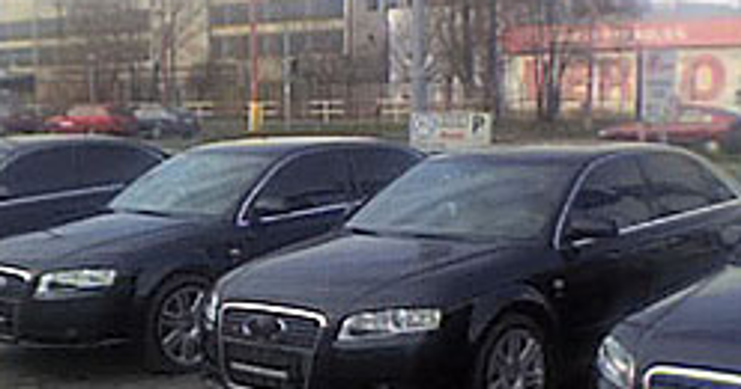 Audi S4 z radarem policyjnym