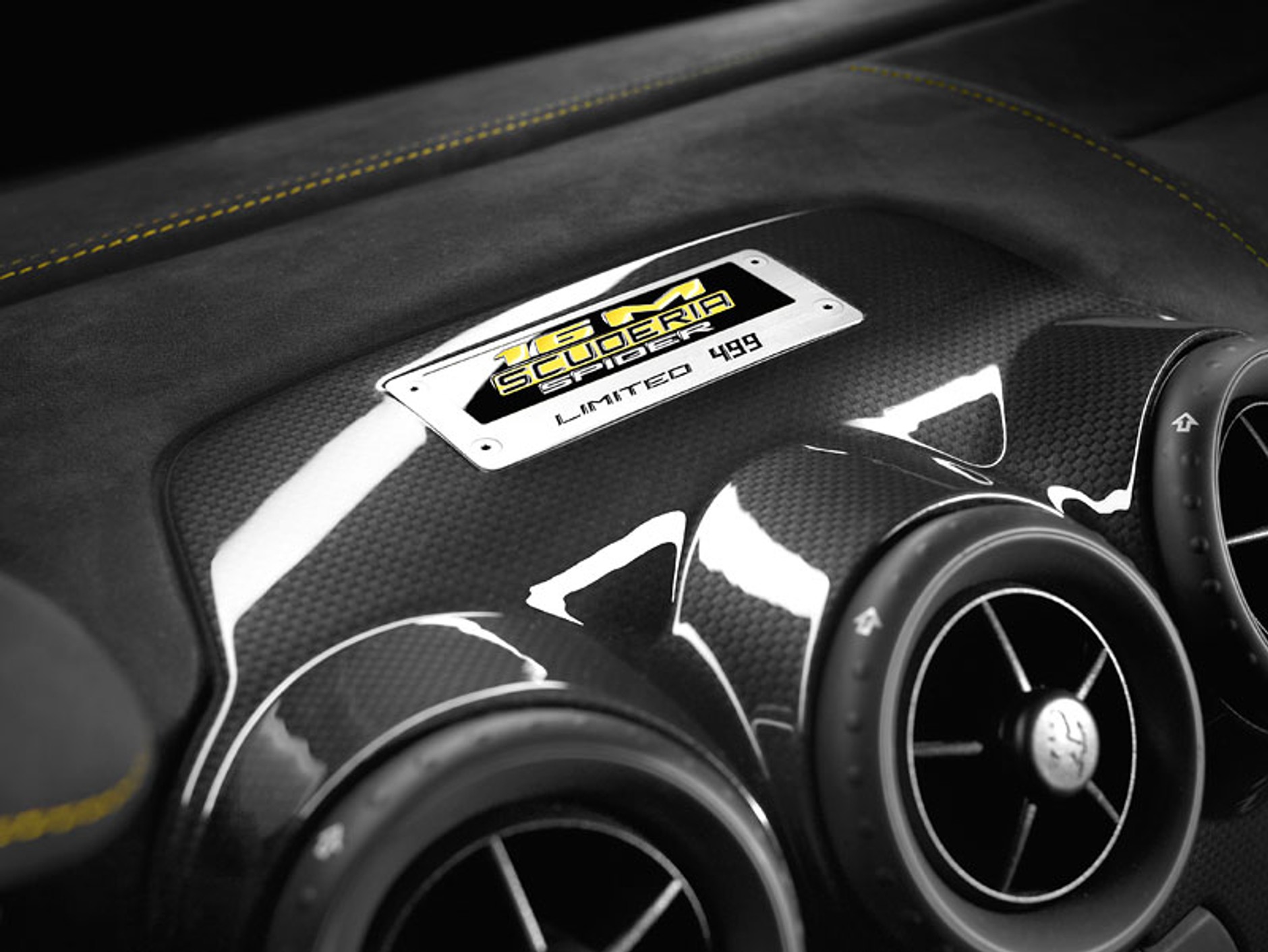 Ferrari Scuderia Spider 16M: pierwsze fotografie i informacje