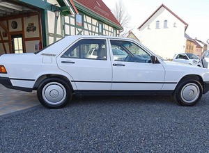 Mercedes 190 praktycznie bez przebiegu