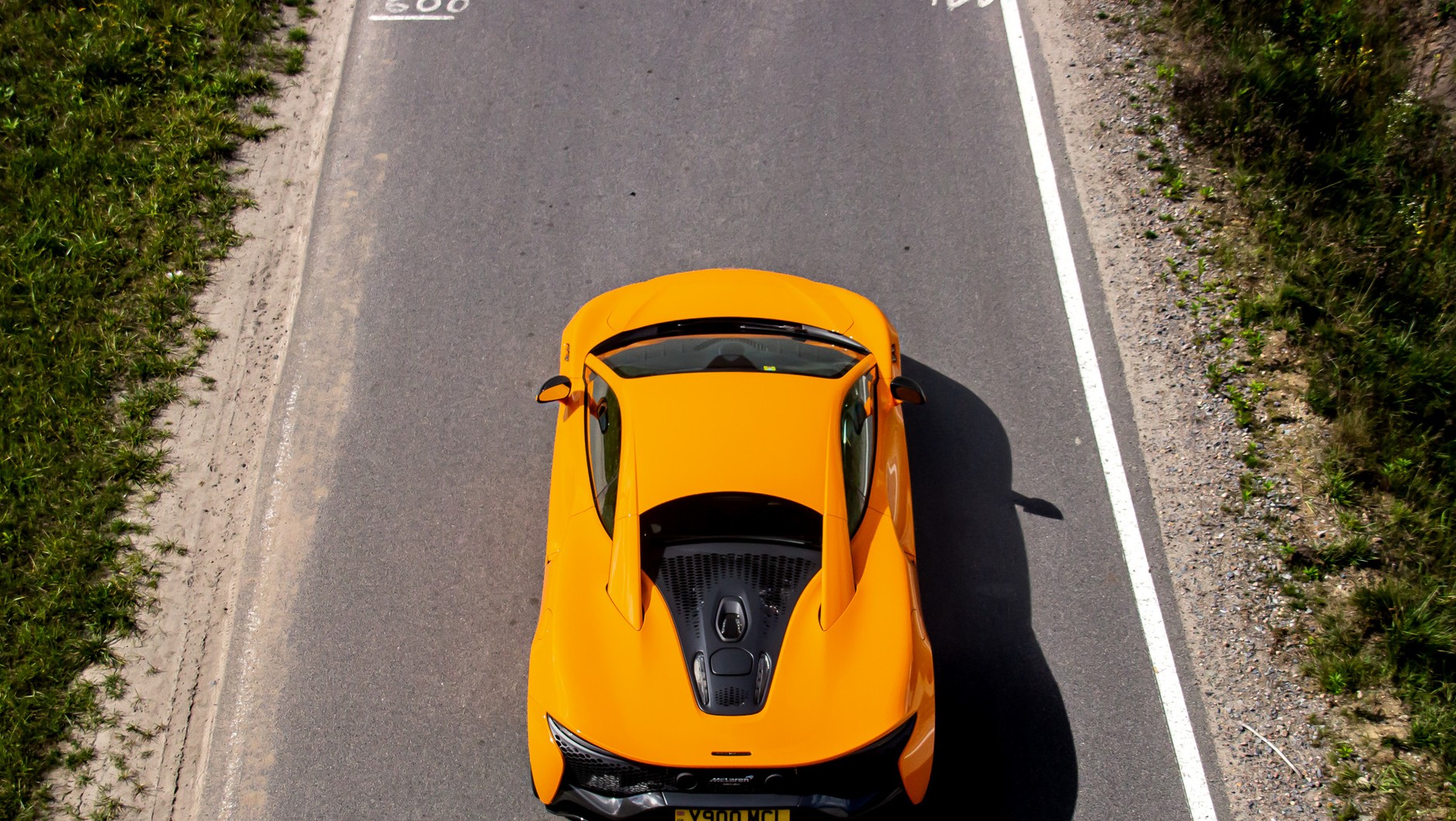 McLaren Artura.