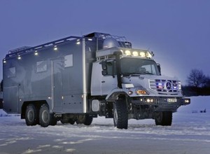 Mercedes dla bogatych myśliwych z Mongolii