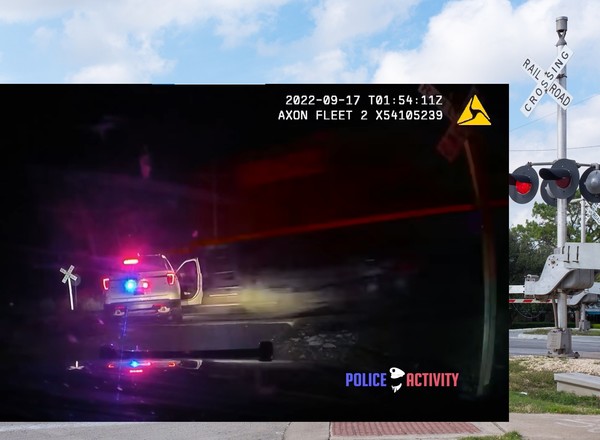 Zostawili radiowóz z aresztowaną na torach. Pociąg nie mógł wyhamować