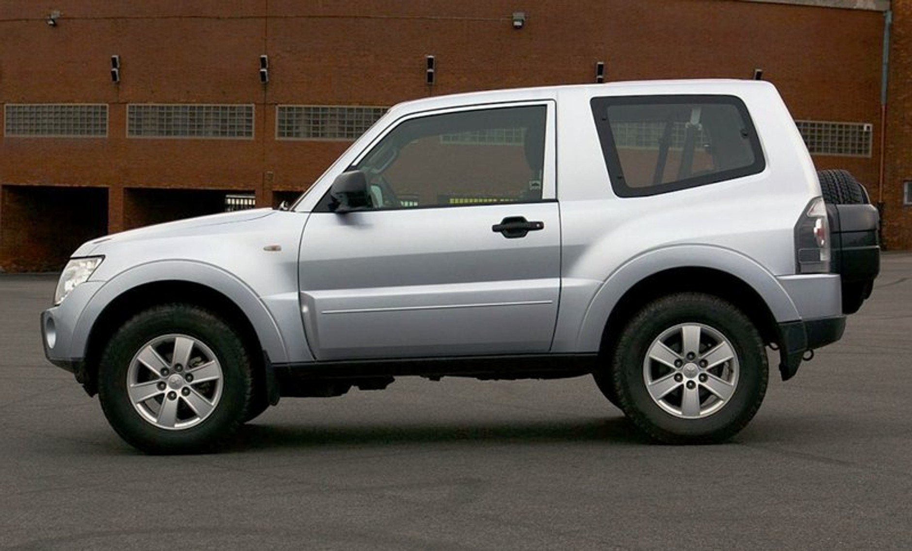 Mitsubishi Pajero 3.2 DI-D SWB – zwinna jaszczurka