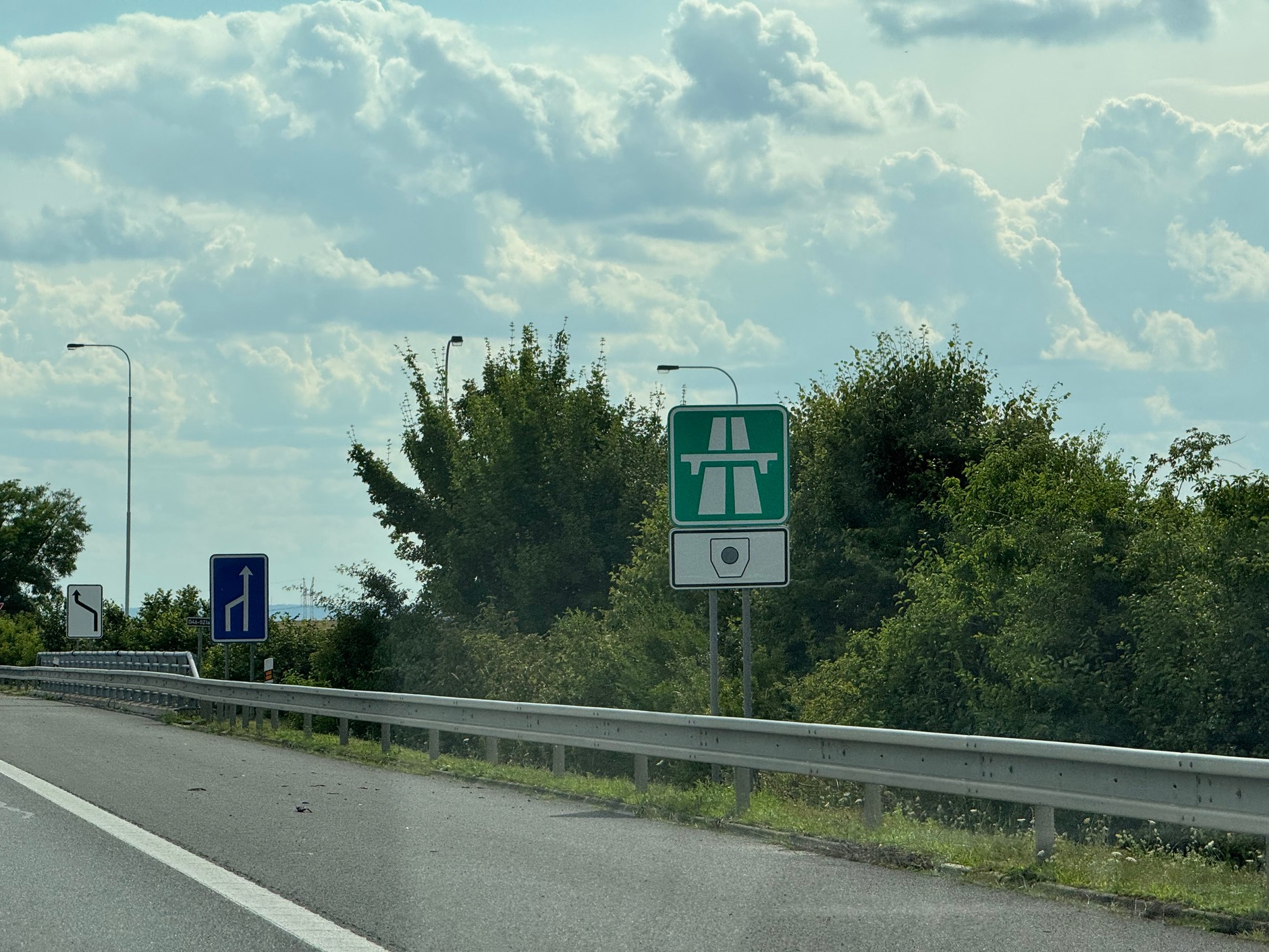 Znak oznaczający rozpoczęcie się obowiązywanie winiety