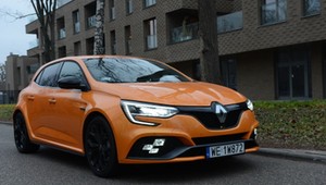 Tragiczny wypadek pod Oświęcimiem. Nie każdy wie, że Renault Megane R.S. jest dość wymagającym autem
