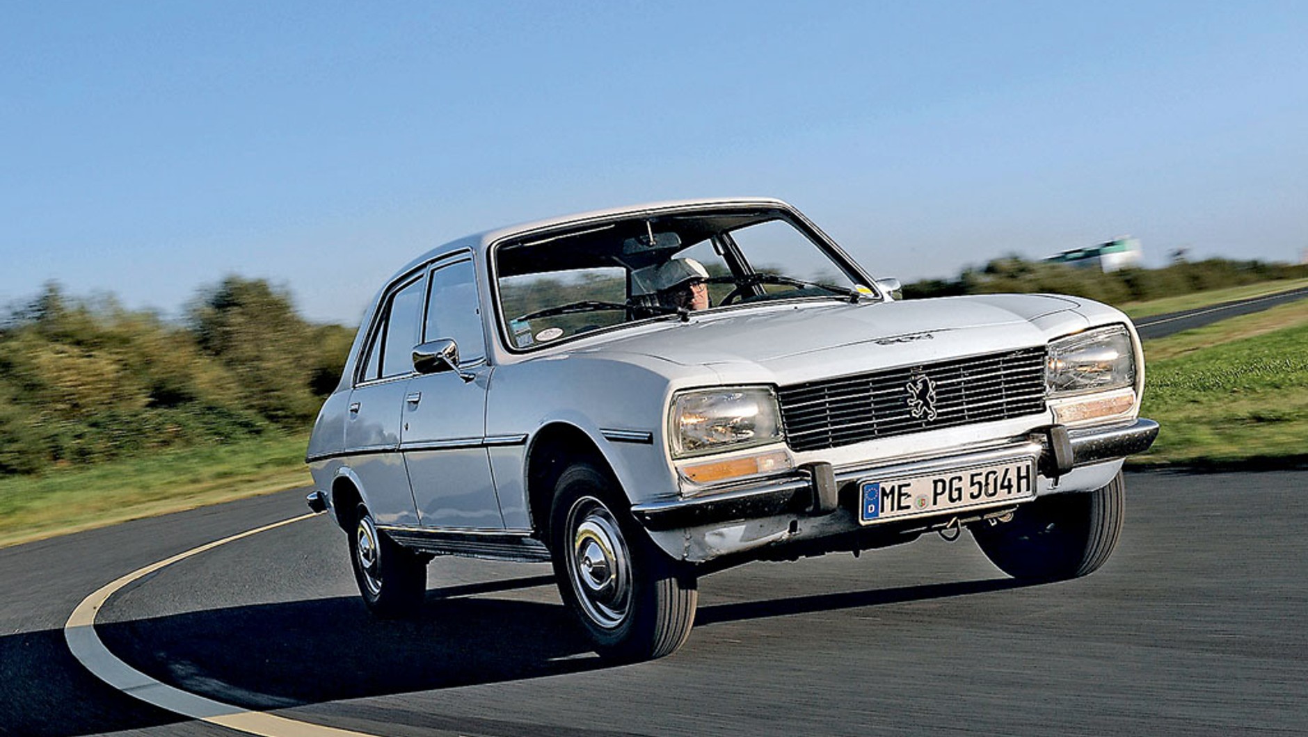Z powodu wysokich cen benzyny Peugeot już 
w latach 50. postawił na diesla. Poza rodzimym rynkiem dopiero jednak wysokoprężne 504 D odniosło sukces.