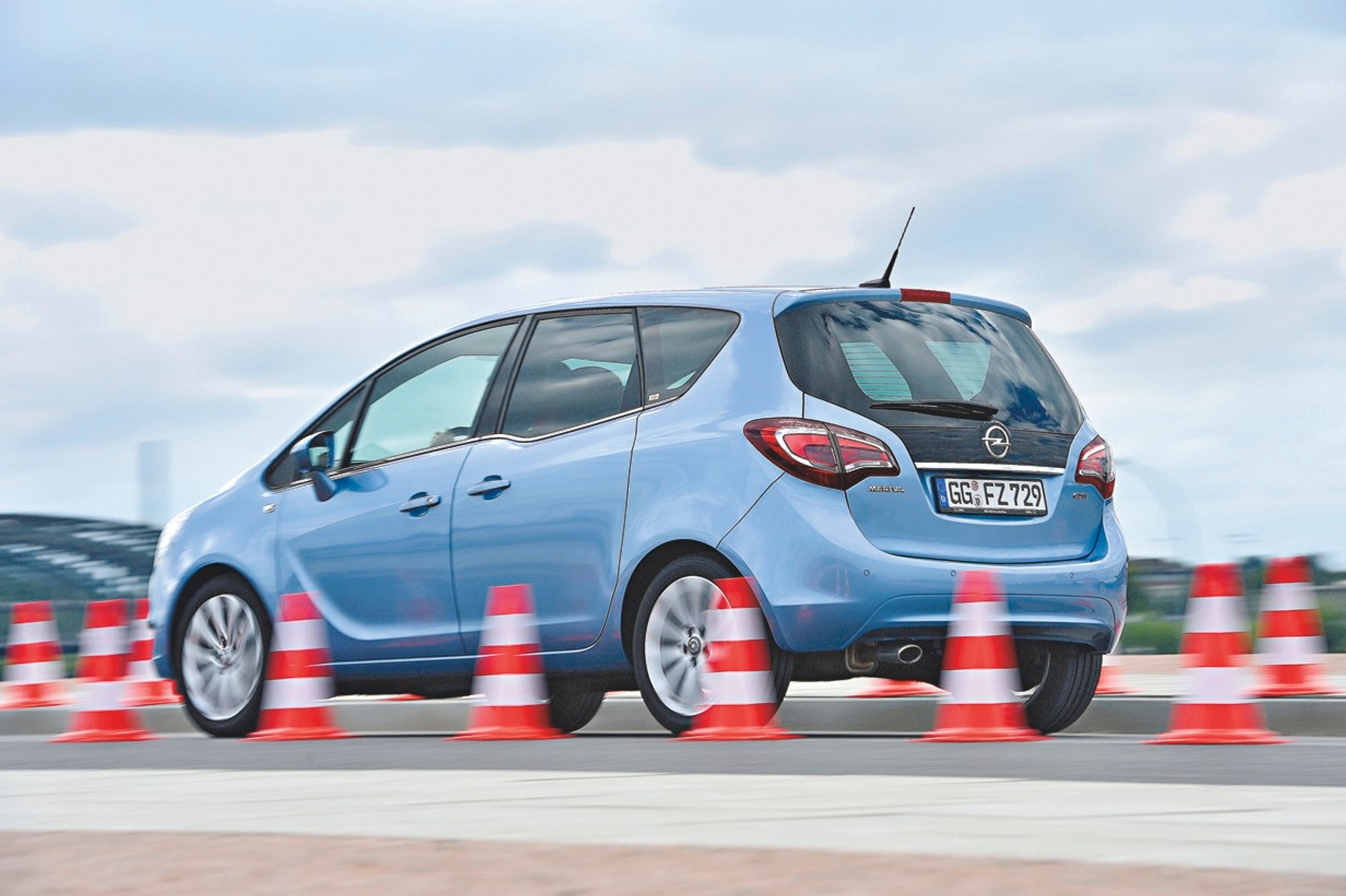 Porównanie vanów: VW Golf Sportsvan kontra Opel Meriva, Mercedes klasy B, Ford C-Max