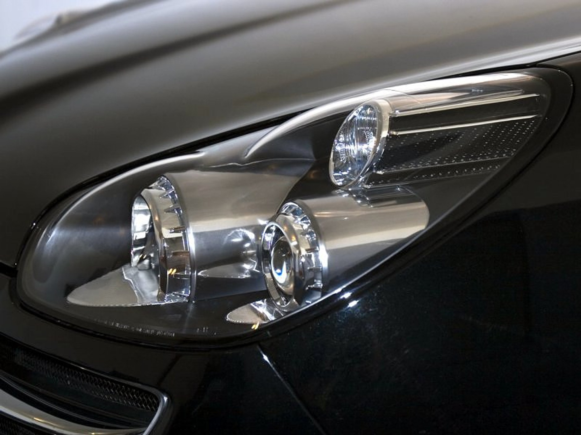 COBB Tribeca B9: tajemniczy jeździec