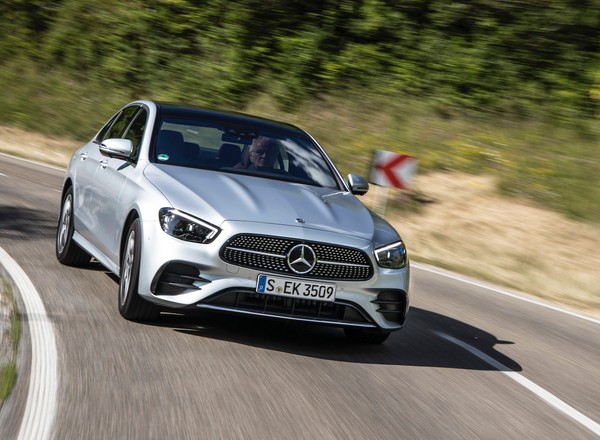 Jeździliśmy Mercedesem klasy E po liftingu. Ma fajny silnik, którego w Polsce nie kupisz