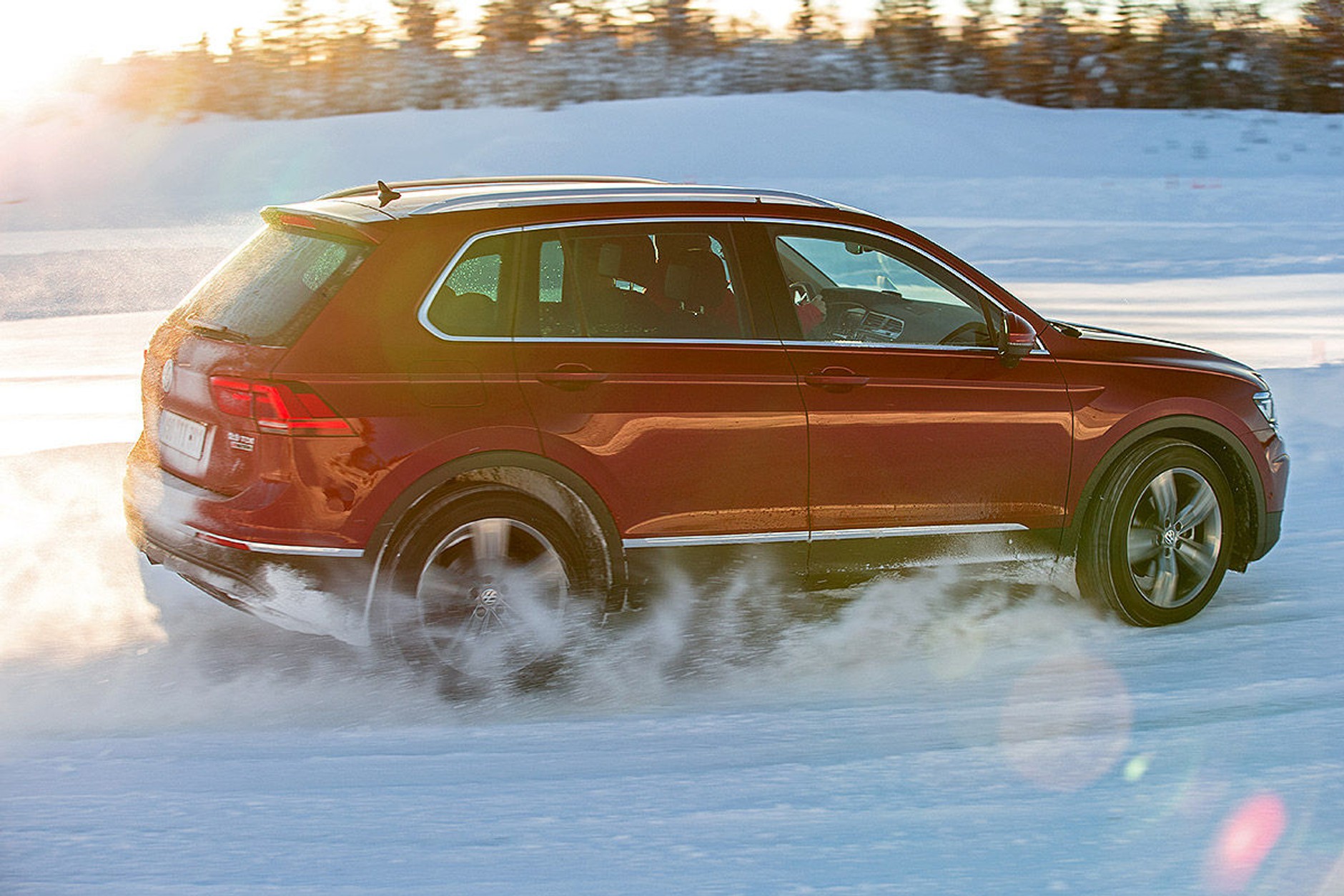 Nowy Volkswagen Tiguan - stabilny nawet na lodzie