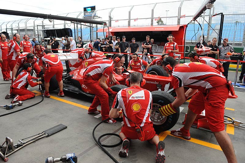 Grand Prix Australii 2011: Vettel znokautował rywali, Pietrow rewelacyjnie zastąpił Kubicę (relacja, wyniki)