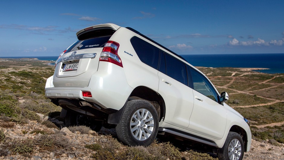Toyota-LandCruiser(1)