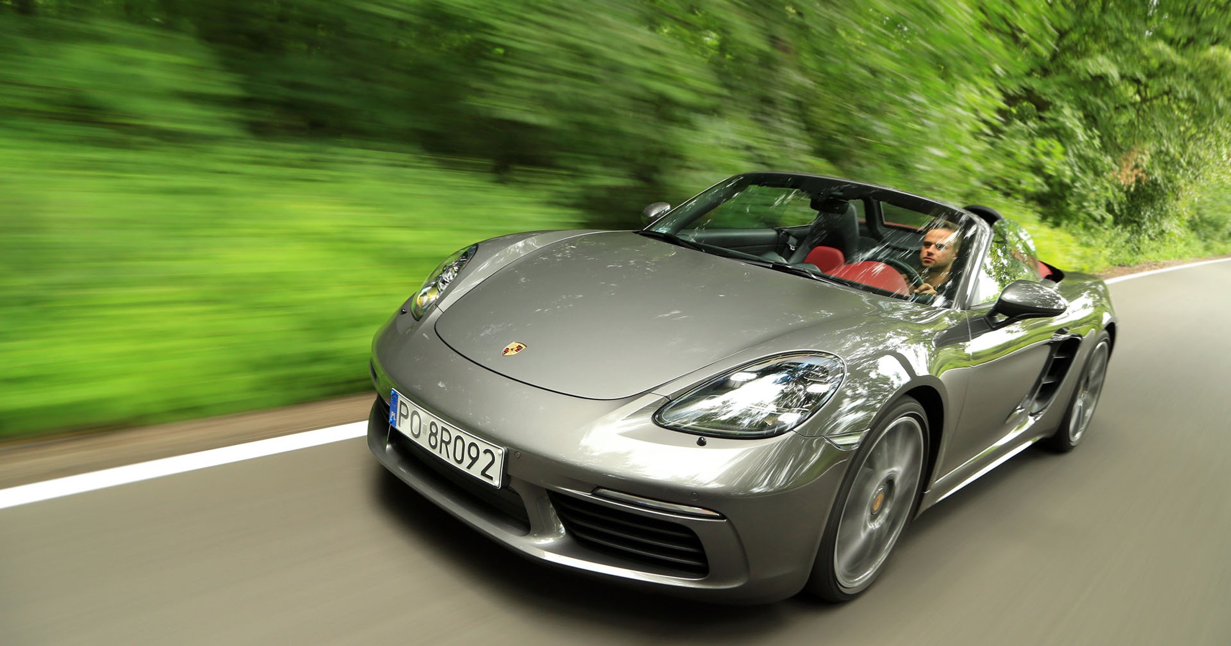 Porsche 718 Boxster - mniej, ale też i więcej!