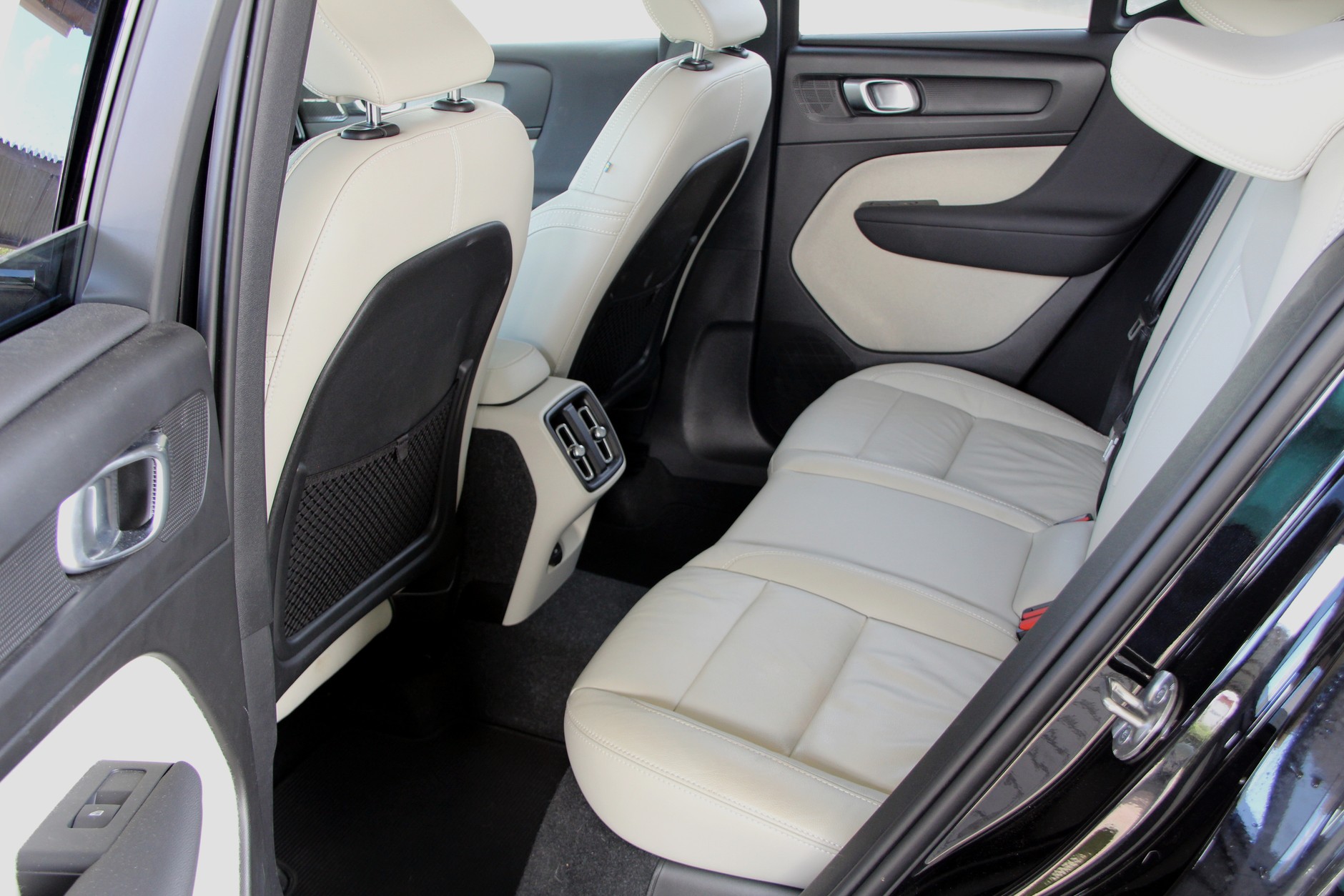 Volvo XC40 B3 Plus Dark