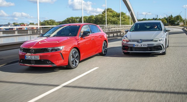 Nowy Opel Astra kontra Volkswagen Golf. Zwycięży przebojowość czy rutyna?