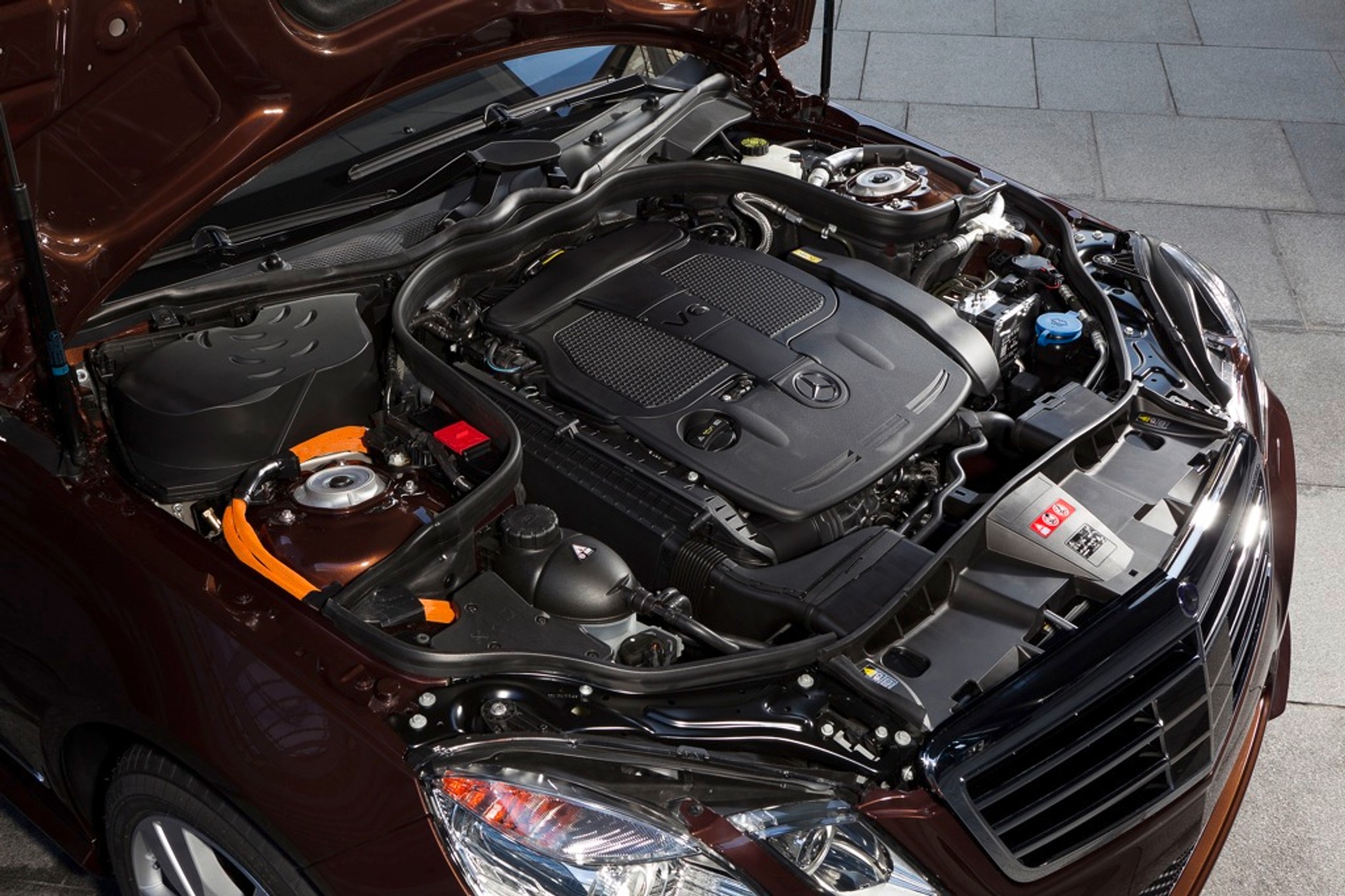 Mercedes Klasy E z napędem hybrydowym