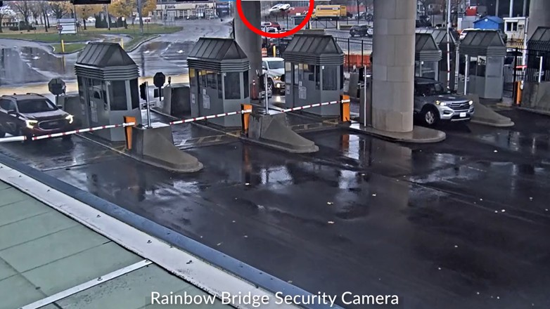 Samochód wyleciał w powietrze na granicy Kanady i USA