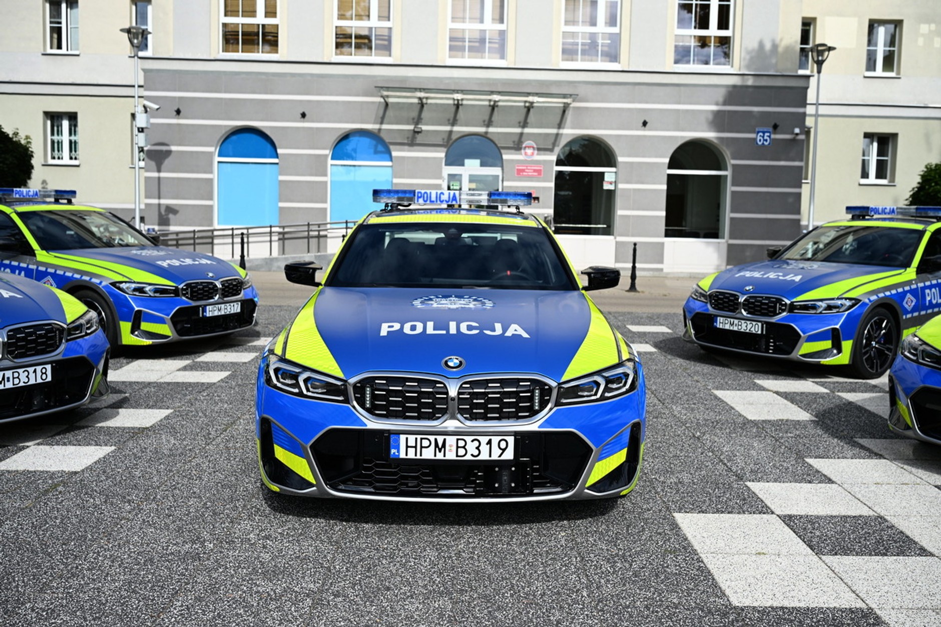Policyjne BMW M340i radiowóz