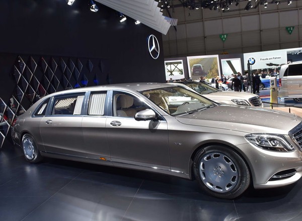 Godny wozić zacnych VIP-ów - Mercedes-Maybach S600 Pullman