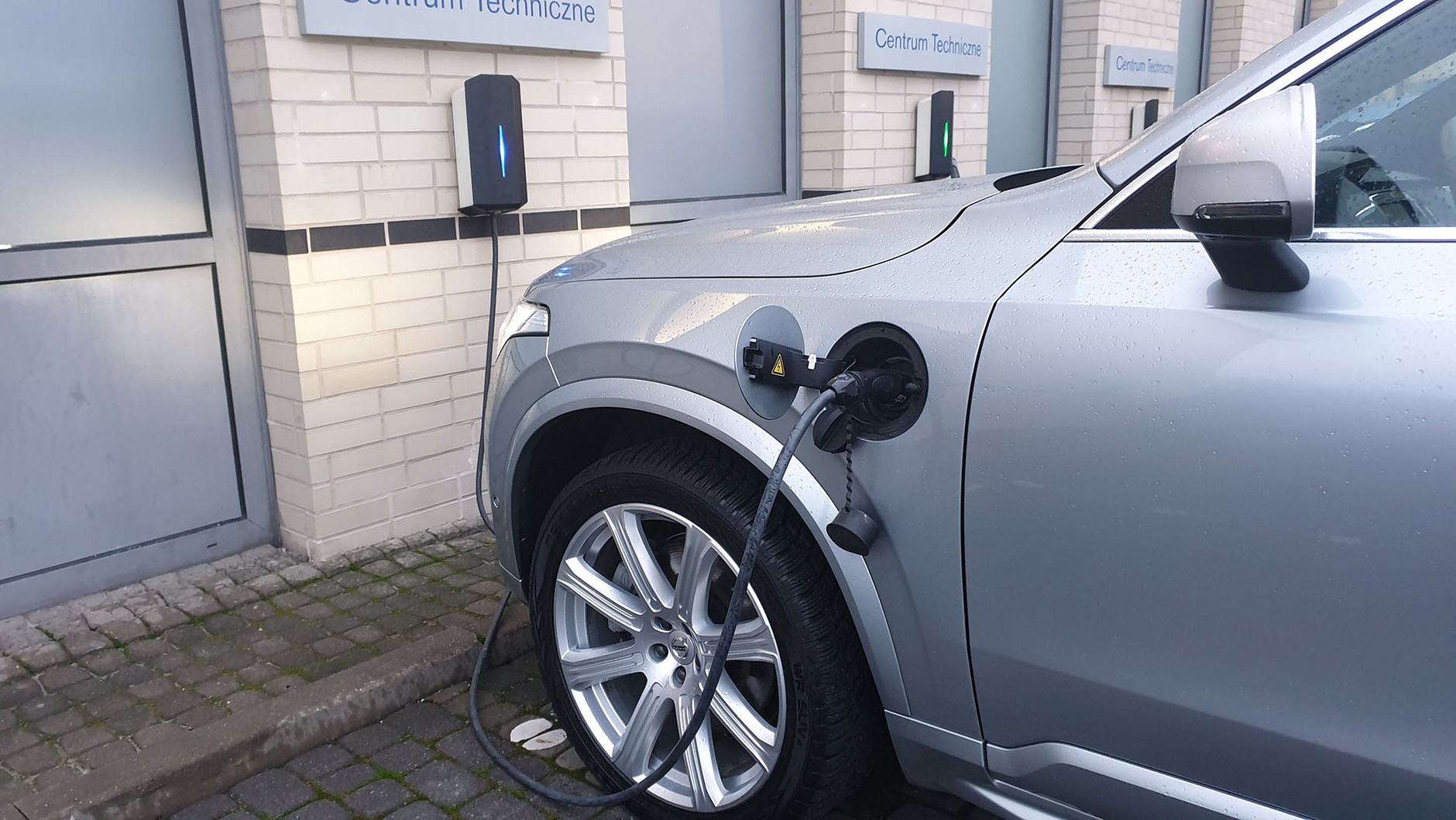 Volvo XC90 – która hybryda będzie lepszym wyborem