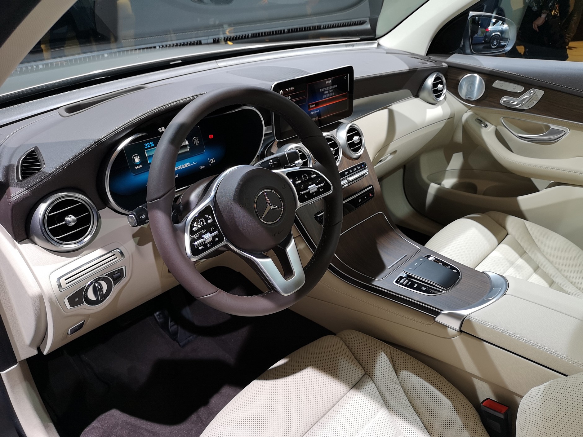 Mercedes na salonie samochodowym w Genewie - 2019