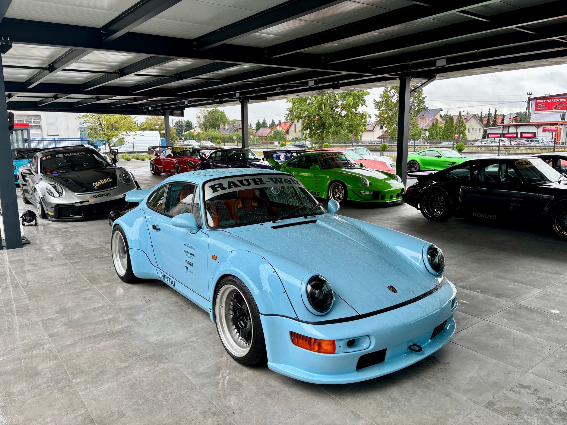 Otwarcie nowej siedziby 911 Garage i budowa kolejnego RWB