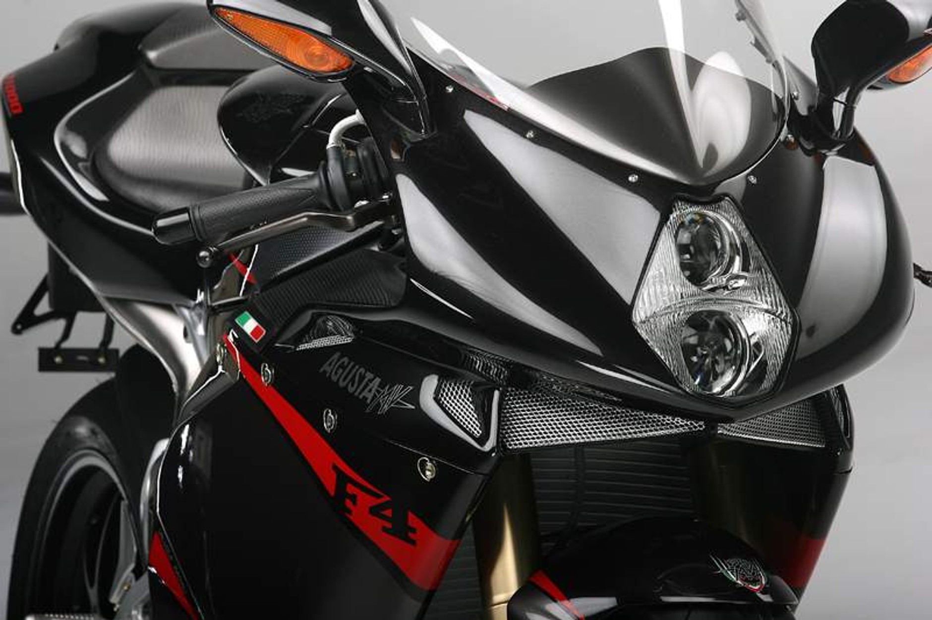 EICMA 2006: MV Agusta F41000R i Brutale 910